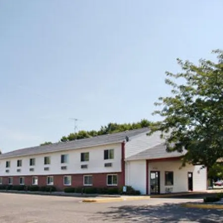 Becker Inn & Suites